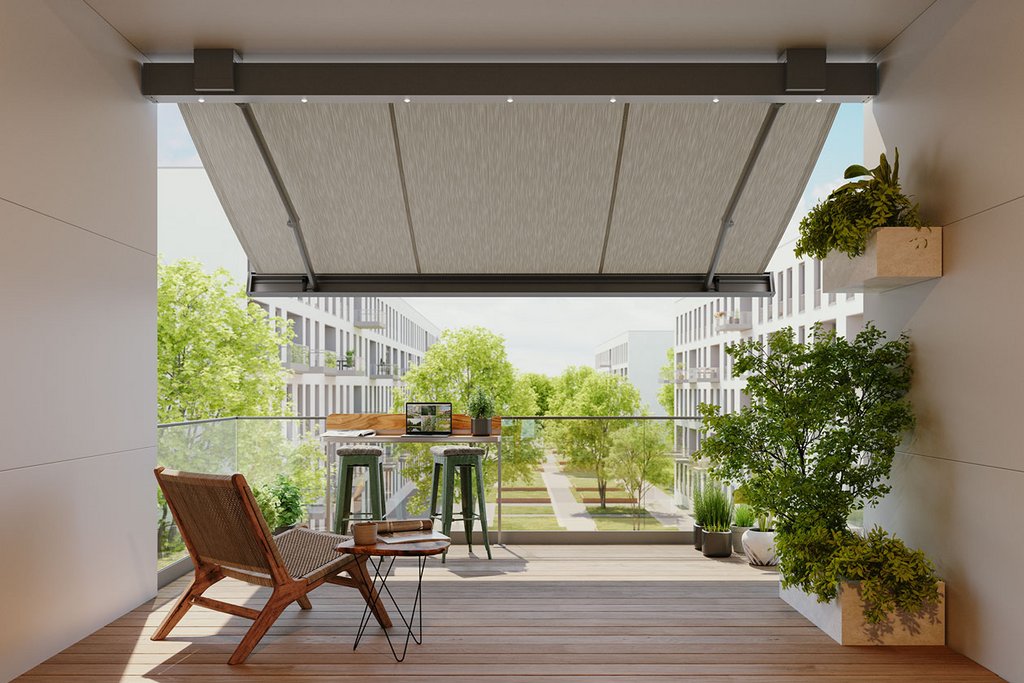 terras met een zonnescherm en groen planten in een moderne omgeving.